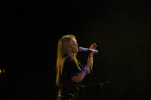 2 Hannah - Live on stage